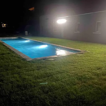 Holiday home Magnifique Maison De Ville Avec Piscine Chauffee *